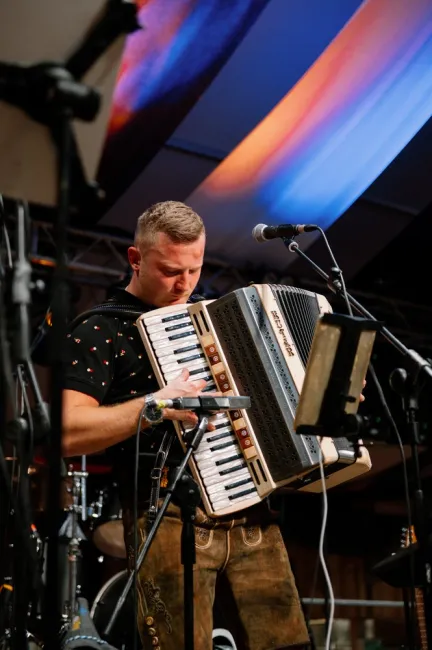 Paulaner Oktoberfest Torino si tinge di solidarietà... un gesto concreto per l'UGI